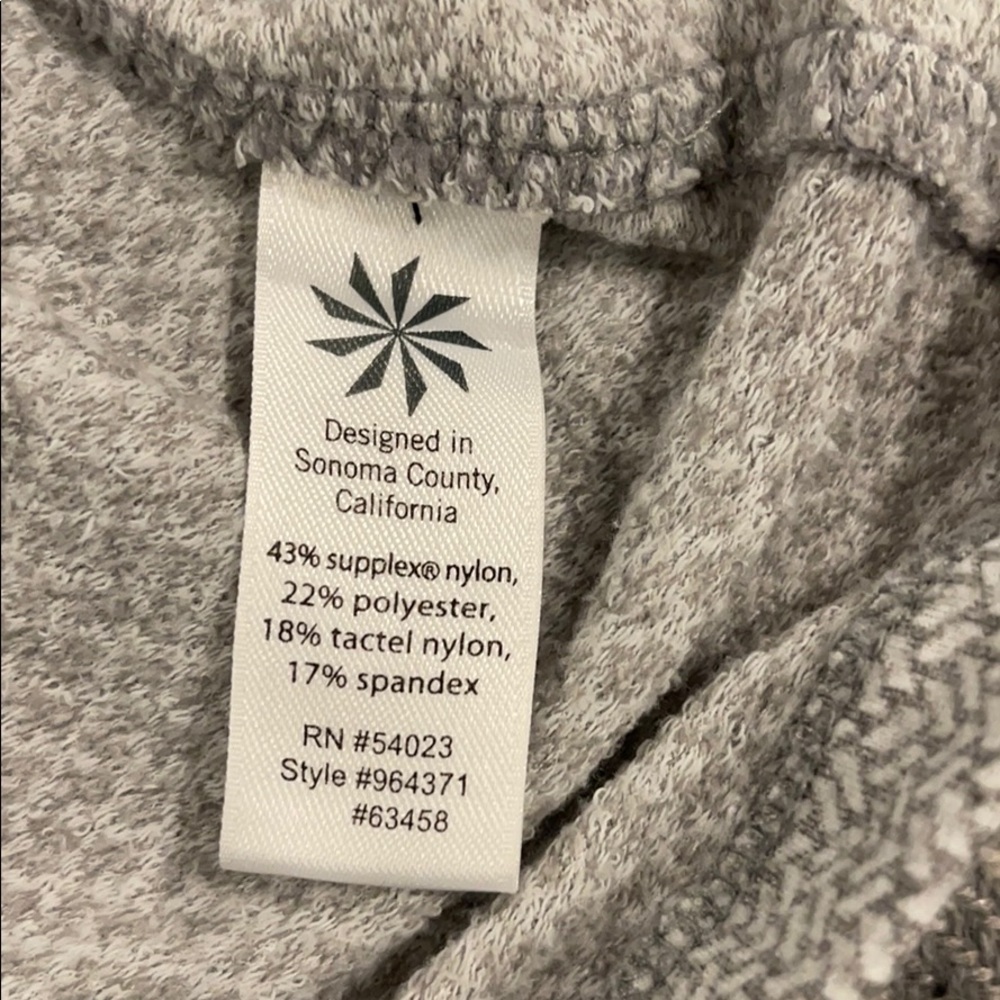 Women’s Athleta Jacket - Picture 6 of 6